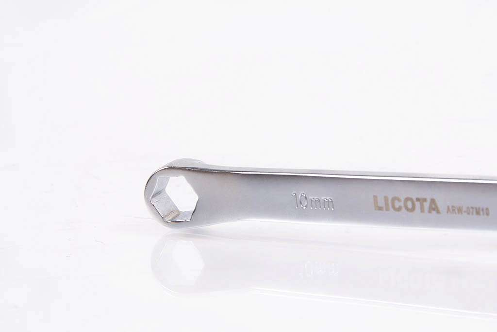 Ключ трещоточный гибкий с фиксацией и накидной 6гр. 15° 12мм Licota ARW-07M12